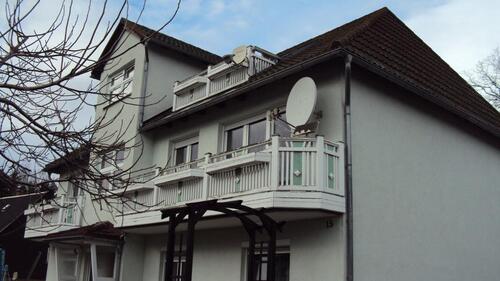 Foto - Zentrale Dachgeschosswohnung - 470,00&nbsp;EUR Kaltmiete, ca.&nbsp; 65,00&nbsp;m&sup2;