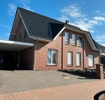 Solides Zweifamilienhaus, bJ 2014 - Berge