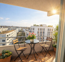 von privat: Sonnige 2-Zi.-Whg im 7. OG mit Balkon & Weitblick - München Schwabing-Freimann