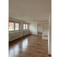 Große modernisierte 2-Zimmer-Dachgeschosswohnung in zentraler Lage - Salzgitter