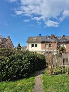 Foto - Reihenendhaus in zentraler City-Lage mit Blick ins Grüne.