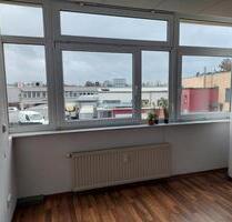 Wohnung Helle 3,5- Zimmer Wohnung + kleiner Wintergarten im WZ - Königsbrunn