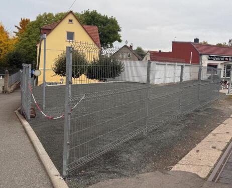 Foto - PKW-Stellplatz auf eingezäunten Gelände Nähe Zentrum Gotha