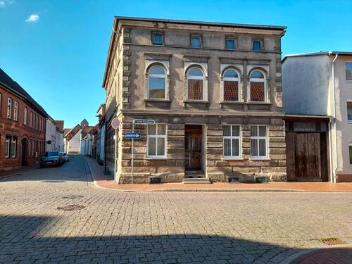 Foto - Mehrfamilienhaus in Parchim - 149.000,00&nbsp;EUR Kaufpreis, ca.&nbsp; 300,00&nbsp;m&sup2;