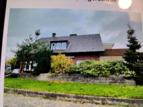 Foto - Einfamilienhaus mit Einliegerwohnung