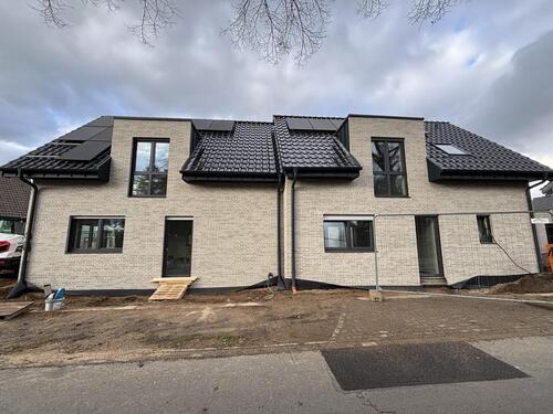 Foto - Neubau, DHH mit Garage und Garten