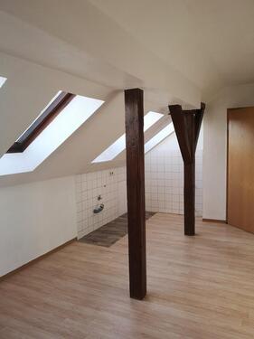 Foto - Einraum-DG-Wohnung - 320,00&nbsp;EUR Kaltmiete, ca.&nbsp; 45,00&nbsp;m&sup2;