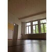 Plauen-City - große 2 Zimmerwohnung mit Loggia