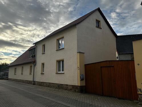 Foto - Gehöft mit Einfamilienhaus, Scheune, Stall und großem Garten
