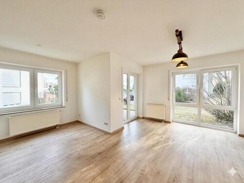 Foto - Moderne 2-Zimmer-Wohnung im EGmit Terrasse, Garten und TG-Stellplatz