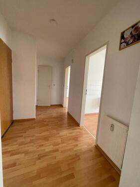 Foto - SZ-Bad: 3 Zi Kü Bad, 88qm, 3.OG (o.Fahrstuhl) mit Spitzboden