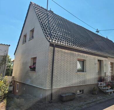 Foto - Kleines Haus mit großem Grundstück