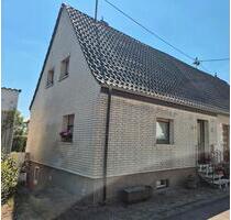Kleines Haus mit großem Grundstück - Völklingen