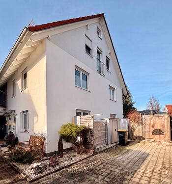 Foto - Moderne Doppelhaushälfte mit Garten, Terrasse & Tiefgarage