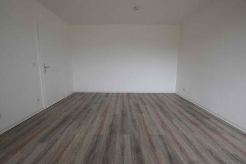 Foto - ! Zum Einzug bereit! Renovierte 3-Raumwohnung mit Wanne und Balkon !