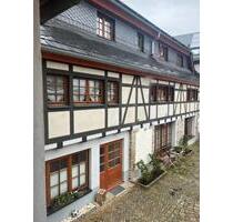 Erstbezug mit Balkon: Schöne 5-Raum-Maisonette-Wohnung mit luxuri - Lichtenau