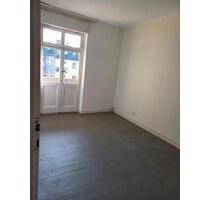 2 Zimmer Dachgeschoss Hobbyraum mit Küche,Balkon,WC OHNE DUSCHE - Offenbach am Main Buchrain
