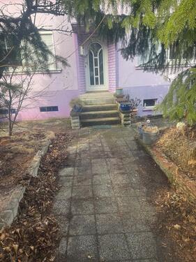 Foto - Einfamilienhaus mit großem Garten+Garage in Göttelborn