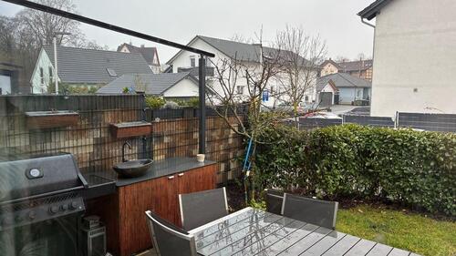 Foto - Reihenendhaus aus dem Jahr 2018 mit PV- Anlage