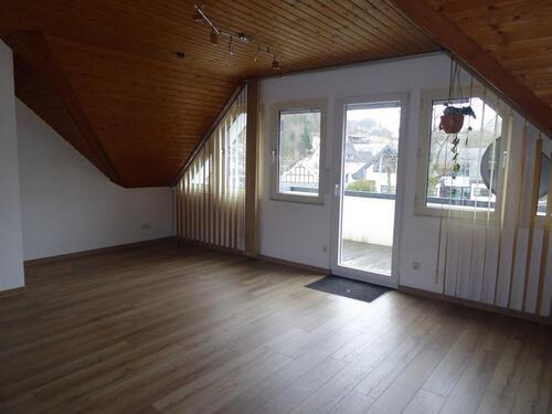 Foto - 3 Zimmer Dachgeschoßwohnung zur Miete in Reichshof