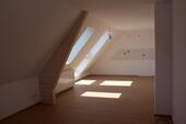 Foto - Dachgeschosswohnung in Zweifamilienhaus