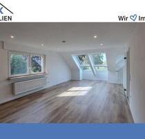 Erstbezug nach Modernisierung: Dachgeschosswohnung mit Einbauküche und extravaganten Veluxfenstern! - Rietberg