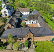 Leben und Arbeiten auf Burg Hausen – Dachgeschosswohnung - Heimbach