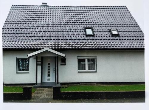 Foto - Provisions Freie 3 Familien Haus in einer ruhigen Lage