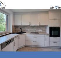 Einziehen ohne einen Pinselstrich: Frisch sanierte Wohnung mit Einbauküche und Balkon! - Rietberg