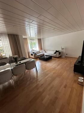 Foto - Geräumige 2 Zimmer Wohnung - 1.300,00&nbsp;EUR Kaltmiete, ca.&nbsp; 67,00&nbsp;m&sup2;