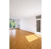 Erstbezug nach Renovierung! Helle 3-Zimmer-Wohnung mit großem Balkon & EBK - Mönchengladbach