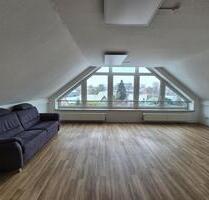 Viel Licht, viel Raum: Moderne 3-Zimmer-Maisonette mit Weitblick - Norderstedt Garstedt