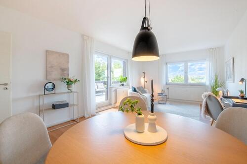 Foto - Modernisierte 2-Zimmer-Wohnung mit großer Südwest-Dachterrasse