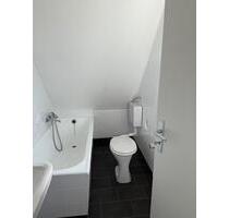 Sehr helle Wohnung zu vermieten (2 Etage) - Ratingen Lintorf