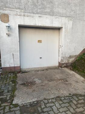Foto - Garage , Stellplatz , Sommerauto , Motorrad , Boot , Wohnwagen
