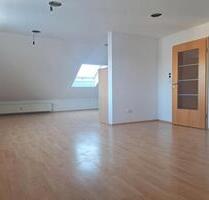 Dachgeschosswohnung im Ortskern von Neuhof