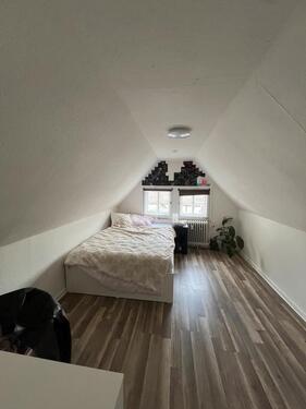 Foto - Schönes und großes WG Zimmer zentral in Marburg