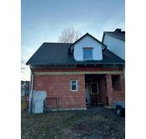 Projekthaus mit Potenzial: ihr Doppelhaushälfte- Traum im Rohbau! - Oberkotzau