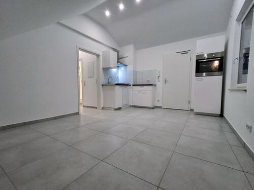 Foto - Helle 2-Zimmer Dachgeschoss Wohnung, Erstbezug, Einbauküche