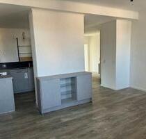 3-Zimmer-Wohnung in Stadtnähe von Ansbach – mit neuer Einbauküche und Carport-Stellplatz