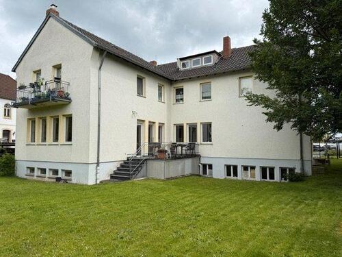 Foto - Großzügiges Haus mit 8,5 Zimmern, Garagen und Stellplatz