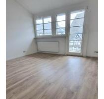 Charmante 3-Zimmer-Wohnung + zusäztl. Dachgeschoß, zentrale Lage - Linz am Rhein