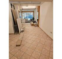 Laden mit Wohnung - 2.100,00&nbsp;EUR Kaltmiete, ca.&nbsp; 70,00&nbsp;m&sup2; in Göttingen (PLZ: 37073) Oststadt