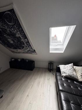 Foto - 2.5 Zimmer Dachgeschoßwohnung zur Miete in Großkrotzenburg