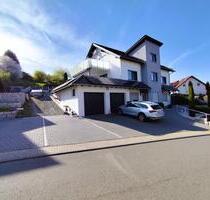 Gepflegtes 6,5-Zimmer Haus mit Garage und Einliegerbereich - Billigheim