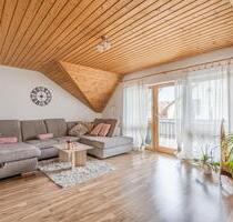 Stilvolle 3-Raum-Dachgeschosswohnung mit Balkon in Volkertshausen