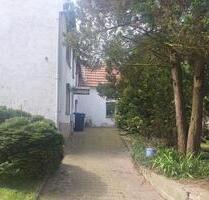 Grundstück mit Einfamilienhaus - 135.000,00&nbsp;EUR Kaufpreis, ca.&nbsp; 130,00&nbsp;m&sup2; in Döbeln (PLZ: 04720)