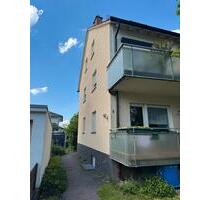 Dachgeschosswohnung mit drei Räumen, Einbauküche und Hobbyraum - Stuttgart Vaihingen