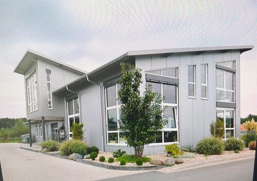 Foto - Modernes Betriebsgebäude bei Forchheim