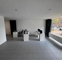 Saniertes Ladenlokal mit großer Straßenfront in Sterkrade Mitte - Oberhausen Alsfeld